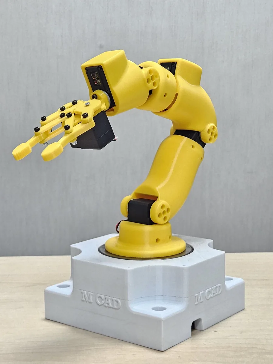 M CAD Solutions Dexter robotic arm for ROS 2 and digital twin training